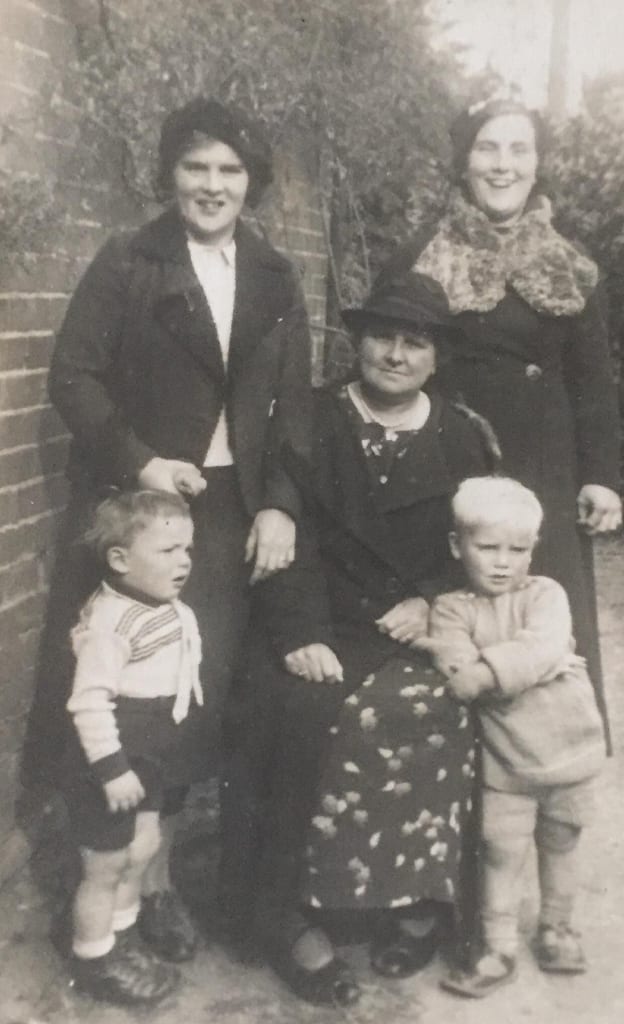 Great Gran Punter, Little Nan